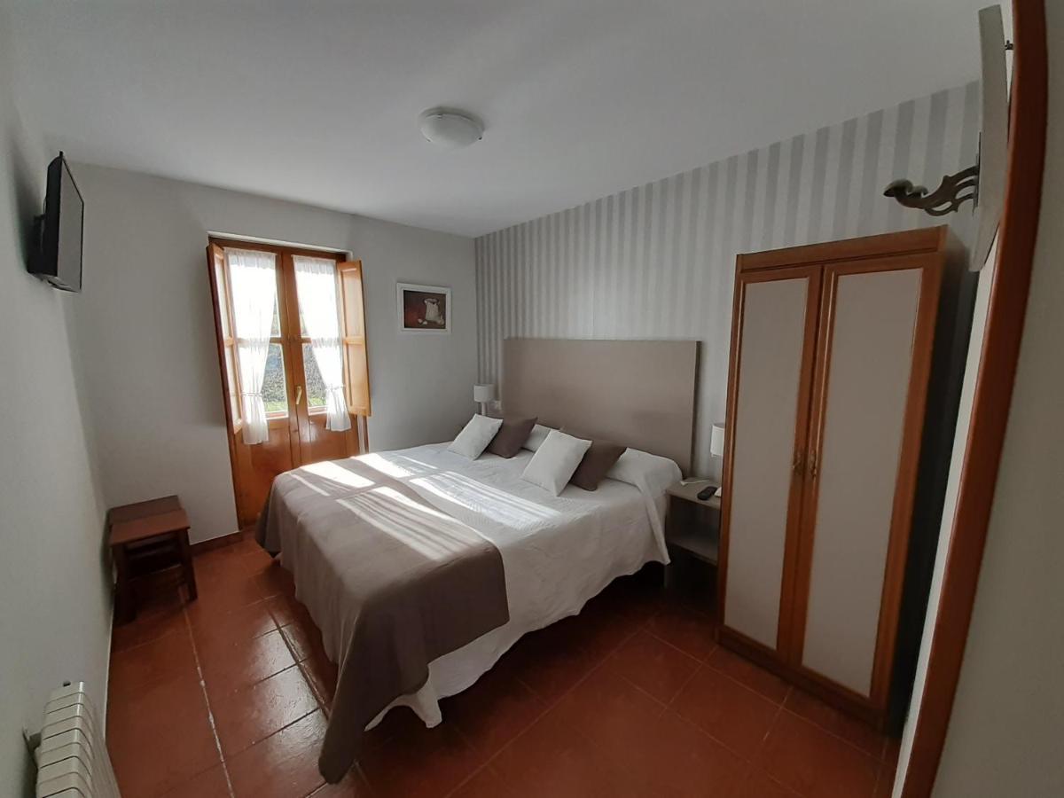 Pensjonat La Casona Del Jou Ortiguero Zewnętrze zdjęcie
